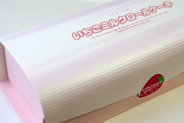 いちごミルクロールケーキ