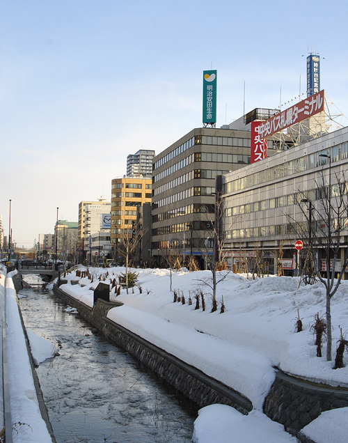 ターミナルと創成川